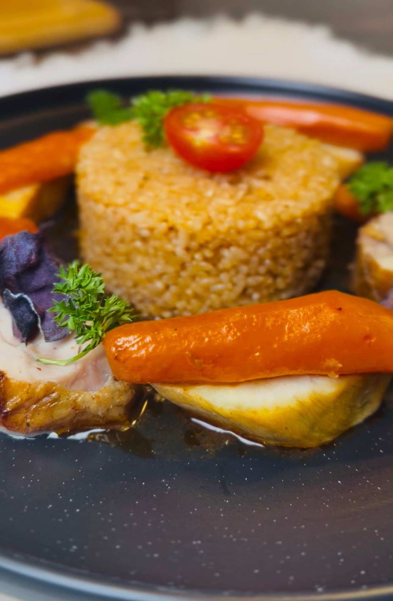 Assiette signature en gros plan